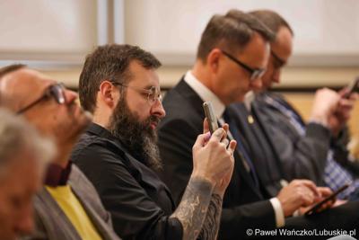 Uczestnicy debaty nt. strategii turystycznej dla województwa lubuskiego, w Urzędzie Marszałkowskim Województwa Lubuskiego w Zielonej Górze 