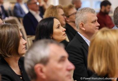 Uczestnicy debaty nt. strategii turystycznej dla województwa lubuskiego, w Urzędzie Marszałkowskim Województwa Lubuskiego w Zielonej Górze 