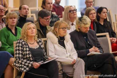 Uczestnicy debaty nt. strategii turystycznej dla województwa lubuskiego, w Urzędzie Marszałkowskim Województwa Lubuskiego w Zielonej Górze 
