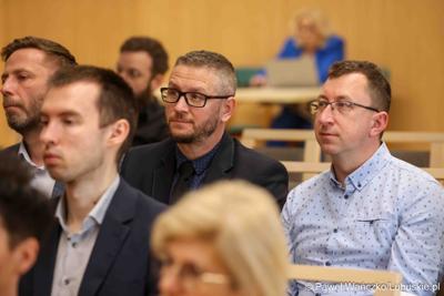 Uczestnicy debaty nt. strategii turystycznej dla województwa lubuskiego, w Urzędzie Marszałkowskim Województwa Lubuskiego w Zielonej Górze 