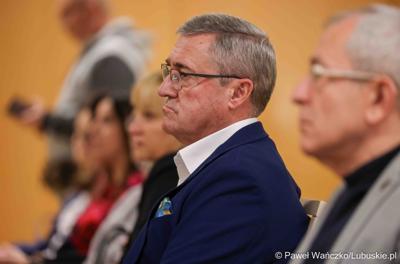 Uczestnicy debaty nt. strategii turystycznej dla województwa lubuskiego, w Urzędzie Marszałkowskim Województwa Lubuskiego w Zielonej Górze 