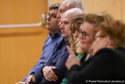 Uczestnicy debaty nt. strategii turystycznej dla województwa lubuskiego, w Urzędzie Marszałkowskim Województwa Lubuskiego w Zielonej Górze 