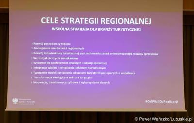 Uczestnicy debaty nt. strategii turystycznej dla województwa lubuskiego, w Urzędzie Marszałkowskim Województwa Lubuskiego w Zielonej Górze 