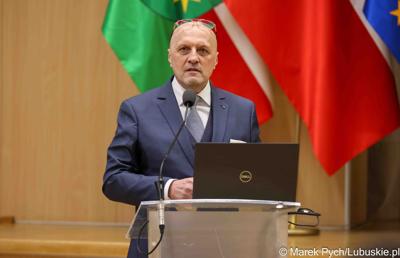 Uczestnicy debaty nt. strategii turystycznej dla województwa lubuskiego, w Urzędzie Marszałkowskim Województwa Lubuskiego w Zielonej Górze 