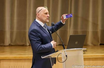 Uczestnicy debaty nt. strategii turystycznej dla województwa lubuskiego, w Urzędzie Marszałkowskim Województwa Lubuskiego w Zielonej Górze 