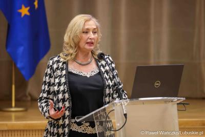 Uczestnicy debaty nt. strategii turystycznej dla województwa lubuskiego, w Urzędzie Marszałkowskim Województwa Lubuskiego w Zielonej Górze 