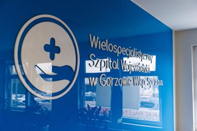 W imieniu Zarządu Województwa i samorządu składam wyrazy najwyższego szacunku i uznania za państwa trud – mówił marszałek Marcin Jabłoński, w obecności minister Izabeli Leszczyny, na uroczystości w gorzowskim szpitalu.
