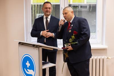 W imieniu Zarządu Województwa i samorządu składam wyrazy najwyższego szacunku i uznania za państwa trud – mówił marszałek Marcin Jabłoński, w obecności minister Izabeli Leszczyny, na uroczystości w gorzowskim szpitalu.
