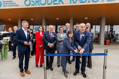 W imieniu Zarządu Województwa i samorządu składam wyrazy najwyższego szacunku i uznania za państwa trud – mówił marszałek Marcin Jabłoński, w obecności minister Izabeli Leszczyny, na uroczystości w gorzowskim szpitalu.
