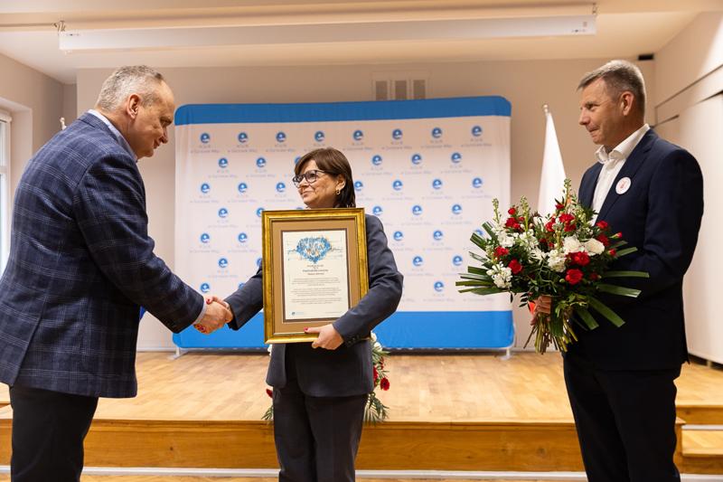 W imieniu Zarządu Województwa i samorządu składam wyrazy najwyższego szacunku i uznania za państwa trud – mówił marszałek Marcin Jabłoński, w obecności minister Izabeli Leszczyny, na uroczystości w gorzowskim szpitalu.