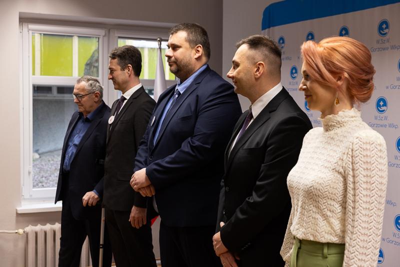 W imieniu Zarządu Województwa i samorządu składam wyrazy najwyższego szacunku i uznania za państwa trud – mówił marszałek Marcin Jabłoński, w obecności minister Izabeli Leszczyny, na uroczystości w gorzowskim szpitalu.