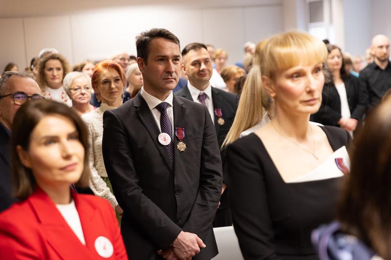 W imieniu Zarządu Województwa i samorządu składam wyrazy najwyższego szacunku i uznania za państwa trud – mówił marszałek Marcin Jabłoński, w obecności minister Izabeli Leszczyny, na uroczystości w gorzowskim szpitalu.