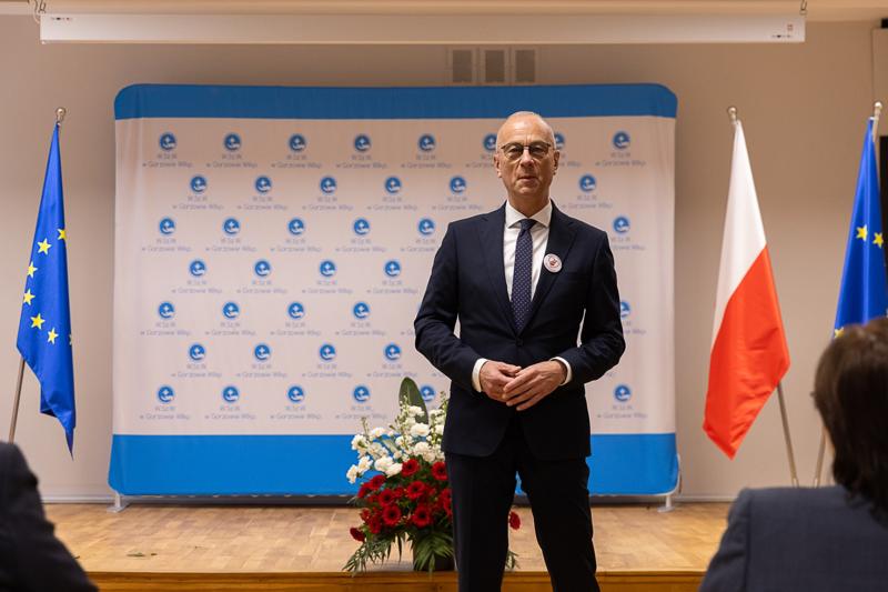 W imieniu Zarządu Województwa i samorządu składam wyrazy najwyższego szacunku i uznania za państwa trud – mówił marszałek Marcin Jabłoński, w obecności minister Izabeli Leszczyny, na uroczystości w gorzowskim szpitalu.