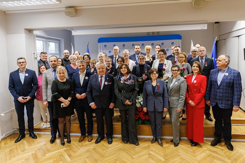 W imieniu Zarządu Województwa i samorządu składam wyrazy najwyższego szacunku i uznania za państwa trud – mówił marszałek Marcin Jabłoński, w obecności minister Izabeli Leszczyny, na uroczystości w gorzowskim szpitalu.