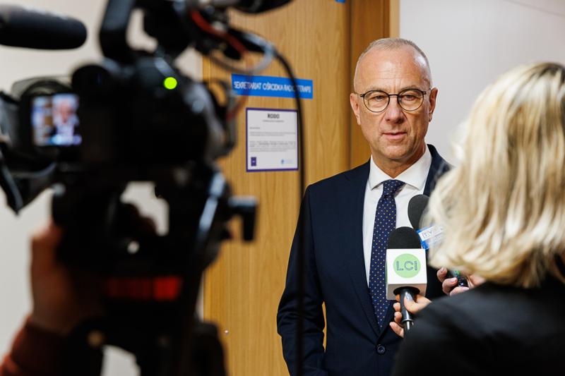 W imieniu Zarządu Województwa i samorządu składam wyrazy najwyższego szacunku i uznania za państwa trud – mówił marszałek Marcin Jabłoński, w obecności minister Izabeli Leszczyny, na uroczystości w gorzowskim szpitalu.