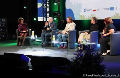 XV Lubuski Kongres Kobiet w zielonogórskim Planetarium Wenus 