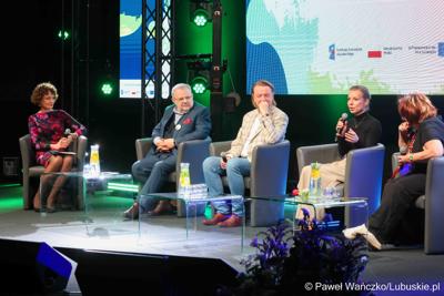 XV Lubuski Kongres Kobiet w zielonogórskim Planetarium Wenus 