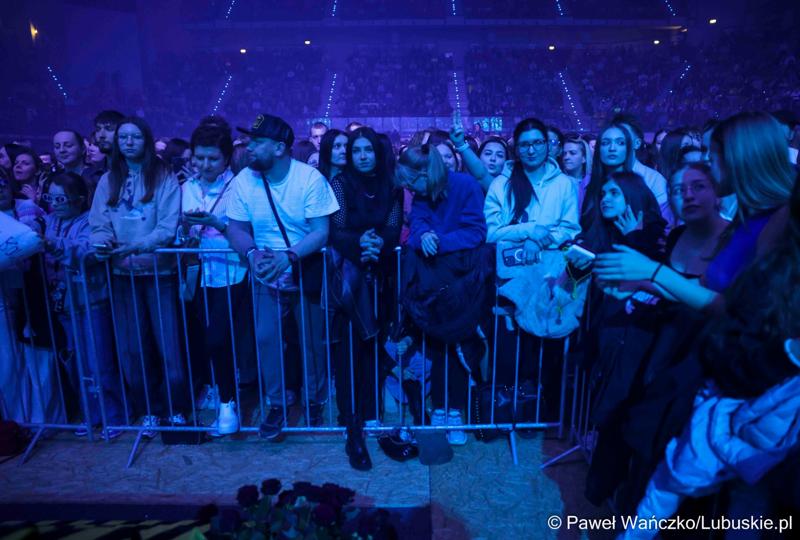 Koncert Dawida Kwiatkowskiego w Zielonej Górze zorganizowanego z okazji odbywającego się w Zielonej Górze XV Kongresu Kobiet