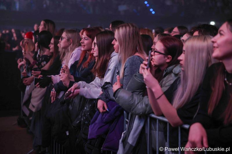 Koncert Dawida Kwiatkowskiego w Zielonej Górze zorganizowanego z okazji odbywającego się w Zielonej Górze XV Kongresu Kobiet