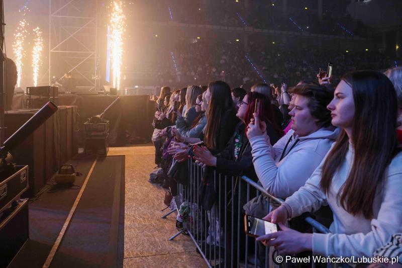 Koncert Dawida Kwiatkowskiego w Zielonej Górze zorganizowanego z okazji odbywającego się w Zielonej Górze XV Kongresu Kobiet