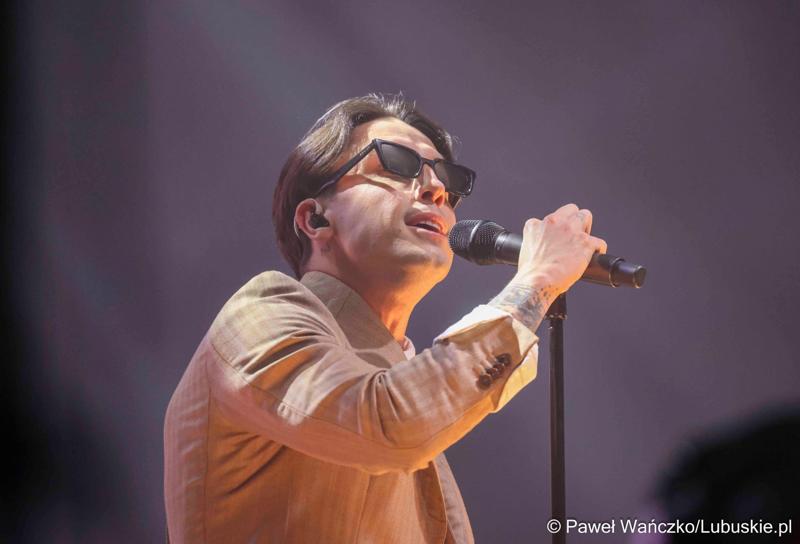 Koncert Dawida Kwiatkowskiego w Zielonej Górze zorganizowanego z okazji odbywającego się w Zielonej Górze XV Kongresu Kobiet