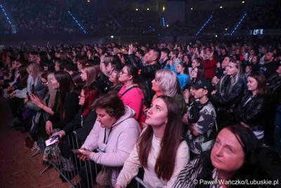 Koncert Dawida Kwiatkowskiego w Zielonej Górze zorganizowanego z okazji odbywającego się w Zielonej Górze XV Kongresu Kobiet