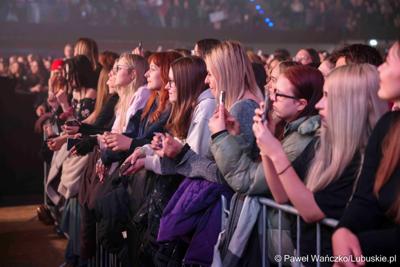 Koncert Dawida Kwiatkowskiego w Zielonej Górze zorganizowanego z okazji odbywającego się w Zielonej Górze XV Kongresu Kobiet
