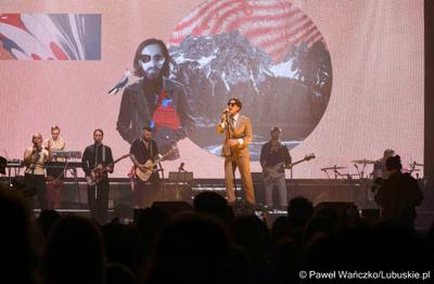 Koncert Dawida Kwiatkowskiego w Zielonej Górze zorganizowanego z okazji odbywającego się w Zielonej Górze XV Kongresu Kobiet