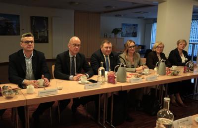 18 marca 2025 r. w ramach wizyty studyjnej w Brukseli radni Województwa Lubuskiego odwiedzili siedzibę przedstawicielstwa partnerskiej Brandenburgii. 