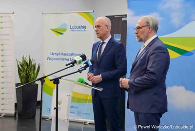 W Lubuskim Centrum Cyfryzacji w Gorzowie Wlkp. 24 marca 2025 r. odbyła się konferencja poświęcona rozwojowi bezpieczeństwa cyfrowego w regionie. W otwarciu roboczego spotkania „Rozwój e-usług w województwie lubuskim – SOC” uczestniczył marszałek województwa lubuskiego Marcin Jabłoński.

