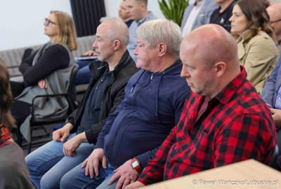 W Lubuskim Centrum Cyfryzacji w Gorzowie Wlkp. 24 marca 2025 r. odbyła się konferencja poświęcona rozwojowi bezpieczeństwa cyfrowego w regionie. W otwarciu roboczego spotkania „Rozwój e-usług w województwie lubuskim – SOC” uczestniczył marszałek województwa lubuskiego Marcin Jabłoński.

