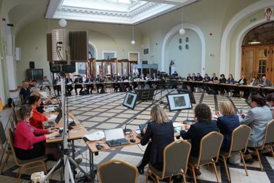 26 marca 2025 r. w Sali Polskiej w Oddziale Okręgowym NBP w Krakowie marszałek  wojewódzwa lubuskiego Marcin Jabłoński otworzył 49. obrady Komitetu ds. Współpracy Międzyregionalnej Polsko-Niemieckiej Komisji Międzyrządowej ds. Współpracy Regionalnej i Przygranicznej. 