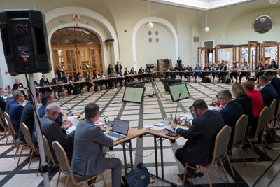 26 marca 2025 r. w Sali Polskiej w Oddziale Okręgowym NBP w Krakowie marszałek  wojewódzwa lubuskiego Marcin Jabłoński otworzył 49. obrady Komitetu ds. Współpracy Międzyregionalnej Polsko-Niemieckiej Komisji Międzyrządowej ds. Współpracy Regionalnej i Przygranicznej. 