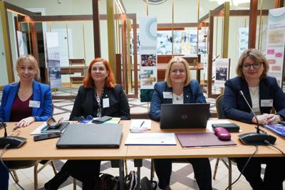 26 marca 2025 r. w Sali Polskiej w Oddziale Okręgowym NBP w Krakowie marszałek  wojewódzwa lubuskiego Marcin Jabłoński otworzył 49. obrady Komitetu ds. Współpracy Międzyregionalnej Polsko-Niemieckiej Komisji Międzyrządowej ds. Współpracy Regionalnej i Przygranicznej. 