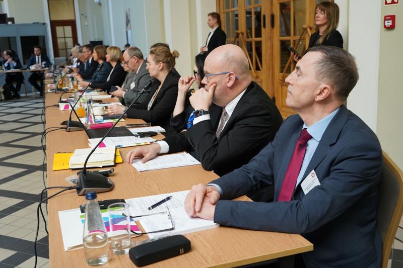26 marca 2025 r. w Sali Polskiej w Oddziale Okręgowym NBP w Krakowie marszałek  wojewódzwa lubuskiego Marcin Jabłoński otworzył 49. obrady Komitetu ds. Współpracy Międzyregionalnej Polsko-Niemieckiej Komisji Międzyrządowej ds. Współpracy Regionalnej i Przygranicznej.