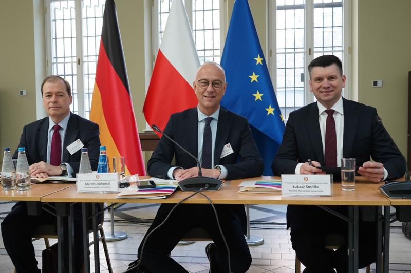 26 marca 2025 r. w Sali Polskiej w Oddziale Okręgowym NBP w Krakowie marszałek  wojewódzwa lubuskiego Marcin Jabłoński otworzył 49. obrady Komitetu ds. Współpracy Międzyregionalnej Polsko-Niemieckiej Komisji Międzyrządowej ds. Współpracy Regionalnej i Przygranicznej.