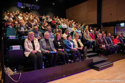 Uczestnicy konferencji pn. Wczesna edukacja w dobie zmian - potrzeby i oczekiwania  XXI wieku, w Centrum Kreatywnej Kultury w Regionalnym Centrum Animacji Kultury w Zielonej Górze