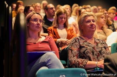 Uczestnicy konferencji pn. Wczesna edukacja w dobie zmian - potrzeby i oczekiwania  XXI wieku, w Centrum Kreatywnej Kultury w Regionalnym Centrum Animacji Kultury w Zielonej Górze