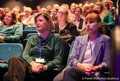 Uczestnicy konferencji pn. Wczesna edukacja w dobie zmian - potrzeby i oczekiwania  XXI wieku, w Centrum Kreatywnej Kultury w Regionalnym Centrum Animacji Kultury w Zielonej Górze