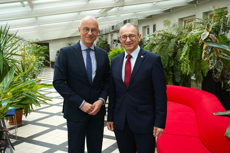 27 marca 2025 r. w Krakowie, w Sali Polskiej Oddziału Okręgowego Narodowego Banku Polskiego, zorganizowano 44. posiedzenie Komitetu ds. Współpracy Przygranicznej Polsko-Niemieckiej Komisji Międzyrządowej ds. Współpracy Regionalnej i Przygranicznej.