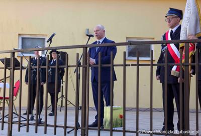 Uroczyste przekazanie nowego lekkiego wozu ratowniczo-gaśniczego dla Ochotniczej Straży Pożarnej w Nowym Kramsku 
