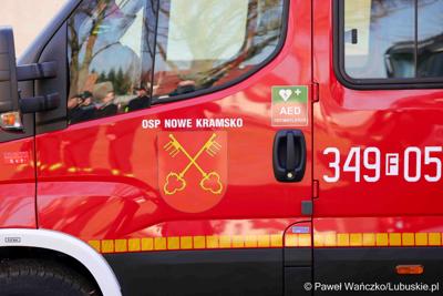 Uroczyste przekazanie nowego lekkiego wozu ratowniczo-gaśniczego dla Ochotniczej Straży Pożarnej w Nowym Kramsku 