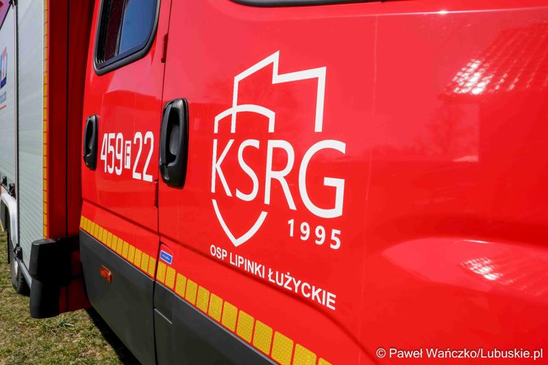 Uroczystość przekazania nowego wozu strażackiego dla OSP Lipinki Łużyckie