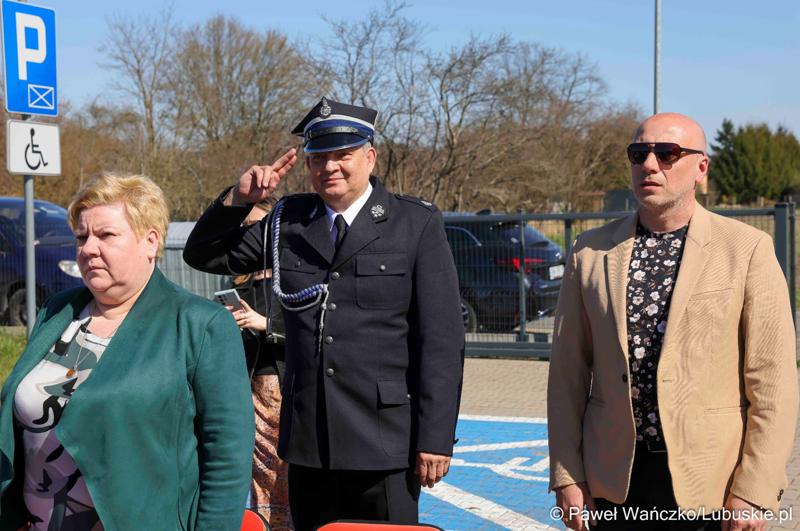 Uroczystość przekazania nowego wozu strażackiego dla OSP Lipinki Łużyckie