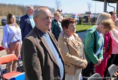 Uroczystość przekazania nowego wozu strażackiego dla OSP Lipinki Łużyckie 