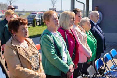Uroczystość przekazania nowego wozu strażackiego dla OSP Lipinki Łużyckie 
