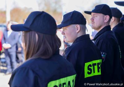 Uroczystość przekazania nowego wozu strażackiego dla OSP Lipinki Łużyckie 