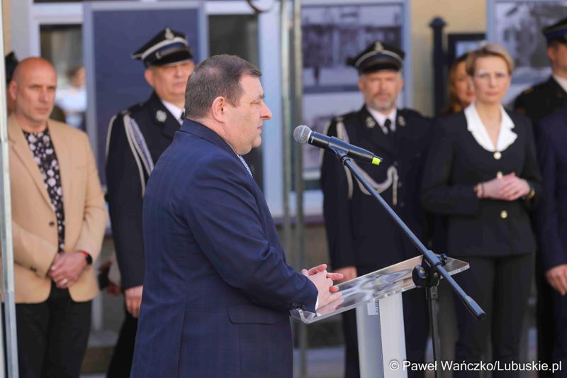 Uroczystość przekazania nowego wozu strażackiego dla OSP Żary-Kunice