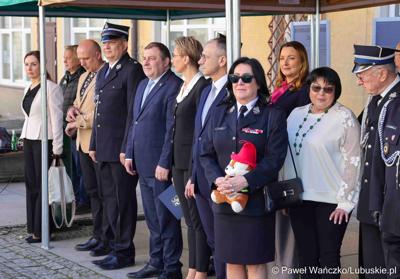 Uroczystość przekazania nowego wozu strażackiego dla OSP Żary-Kunice 