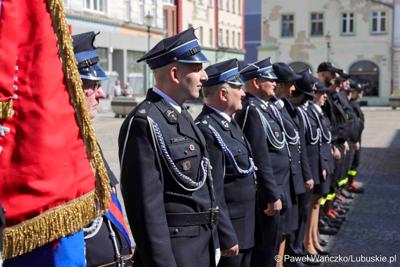 Uroczystość przekazania nowego wozu strażackiego dla OSP Żary-Kunice 